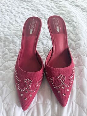 NWOT Jeffrey Campbell x People Red Pointed-Toe Studded Bite-Me Mule